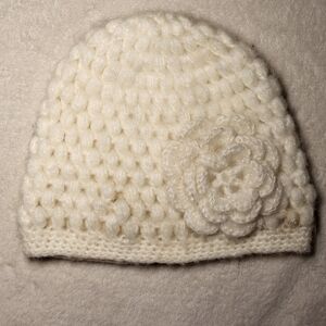 Fossil Cream Colored Knit Beanie With Large Flower Detail